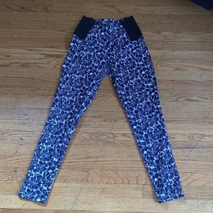New Women’s Floral Full Length Leggings w/ Super Expanding Waistline Siz…